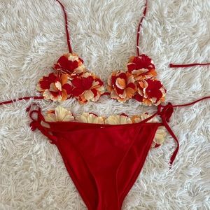 Adorable, 3D floral bikini